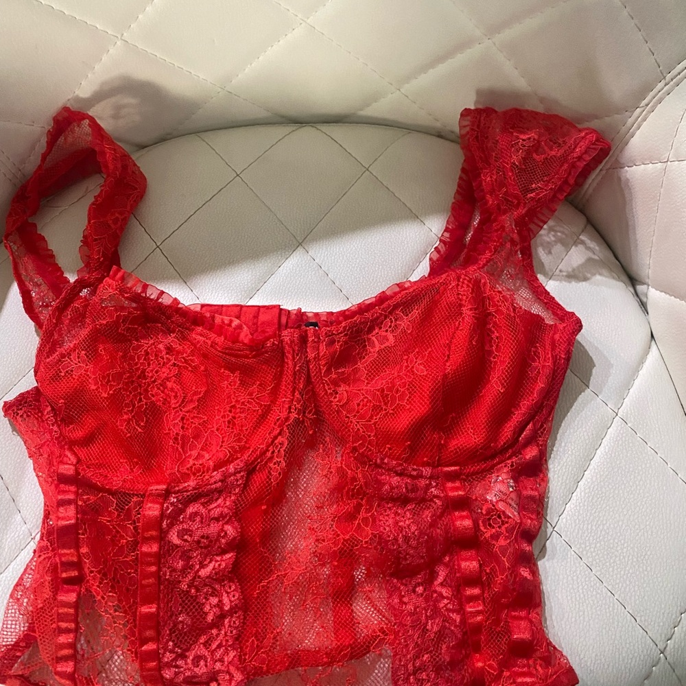 Elegant Red Lace Bustier